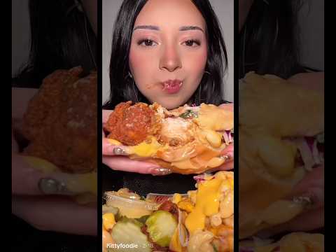Dave’s Hot Chicken #Mukbang #shorts #asmr #eatingsounds #dailyshorts