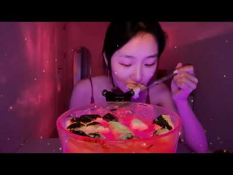 AI or real people? Eating molten lava #decompression #food #sleepaid