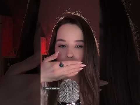 ASMR Мокрый пальчик Spit painting Mouth sounds (no saliva, it's water)