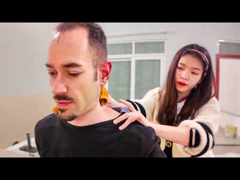 Full Service Barbershop Includes Ear Picking (& She Found GOLD) – Da Nang 🇻🇳