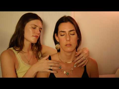 ASMR Soft Scratches & Jewelry Triggers 🐚✨ Tracing & Tapping On Necklace & Earrings (Whisper)