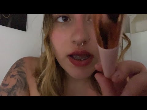 asmr casero ~ mouth sounds tocando tu carita con brocha 