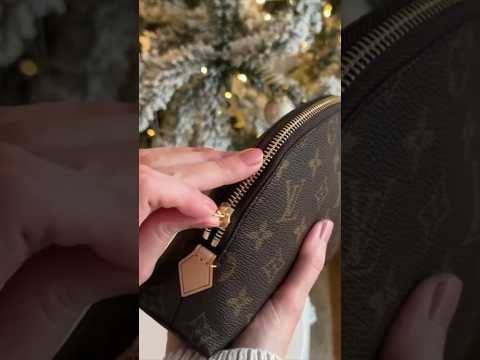 What’s in my makeup bag - mitä on minun meikkipussissa 🥰✨ #asmr #softspoken