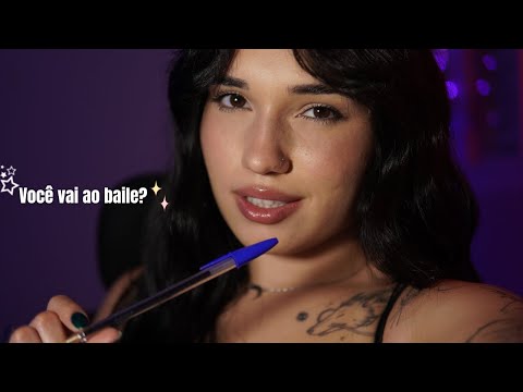 Menina "malvada" que senta atrás de você e te arrepia na aula 📚