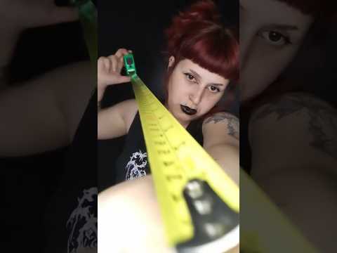 Posso tirar suas medidas? Mas vc vai se arrepiar 😳#asmr #asmrsounds