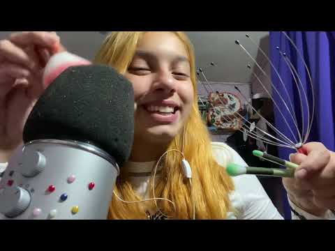 ASMR BROCHAS POR EL MICRÓFONO|COSQUILLOSO, VINAURAL, MOUTH SOUNDS| SOFIWI