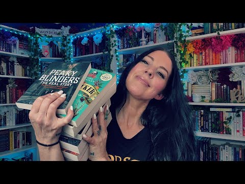 ASMR- Book Haul 📚 (w/Close Up, Clicky Whispers)