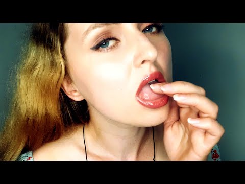 ASMR| Licking, sucking,  kissing fingers, FAST and AGGRESSIVE licking fingers