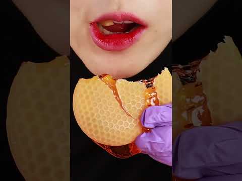 Soooo crunchhh~ Wax candy ASMR🍯