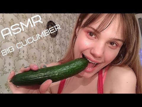 АСМР ИТИНГ СВЕЖИЙ ОГУРЕЦ *ШЕПОТ, ТАППИНГ, ТРИГГЕРЫ* / ASMR Eating BIG CUCUMBER *WHISPER, TAPPING*