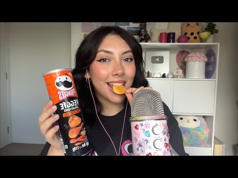 ASMR eating crunchy pringles 🫶