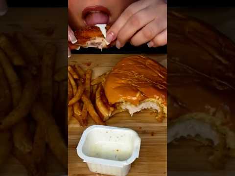 Popeyes Chicken #shorts #asmr #eatingshow #popeyes