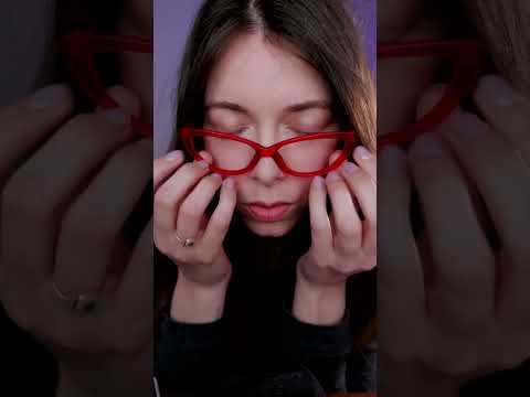 ASMR |  los OBJETOS ROJOS más cosquillosos