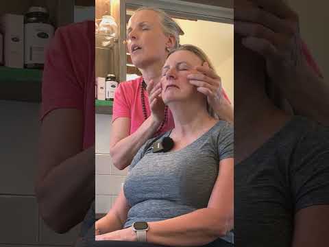 Professional Indian Head Massage To Treat Light Headedness | Unintentional ASMR Real Person
