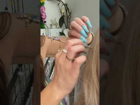 fairy preening 🧚‍♀️✨🕊 #asmrshorts #asmrsounds #relaxingvideos #scalpscratching