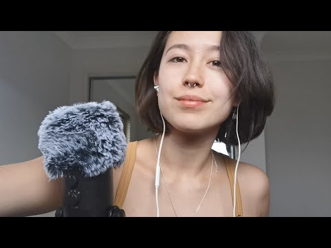 ASMR | Clicky whispers + Hand movements w/pokey stick