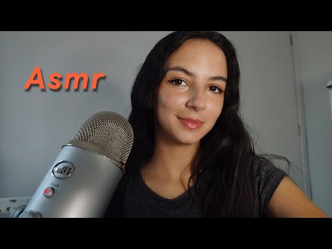 ASMR TAPPING NOS OBJETOS DO MEU CAMARIM :)