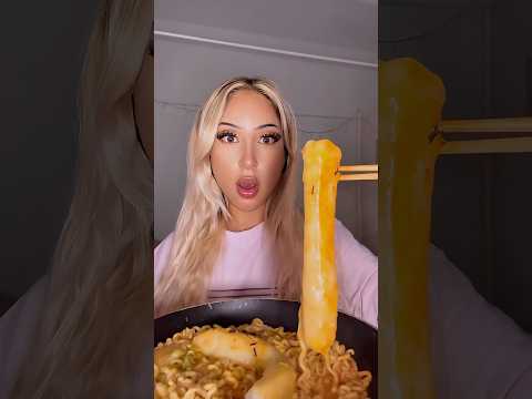giant spicy rice cakes and buldak ramen 🍜 want some? #mukbang