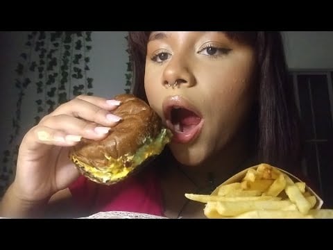ASMR mukbang 🍔 | Comendo Hambúrguer Bem Suculento