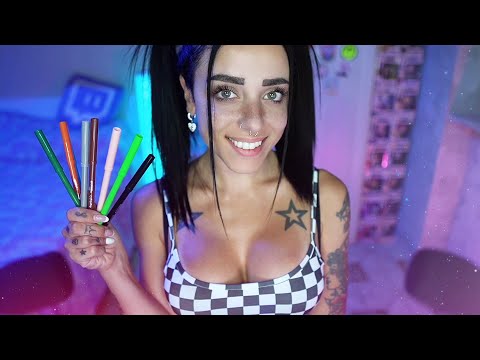 STUDENTESSA TI RILASSA 😍 | ASMR Zac Whispering Tapping