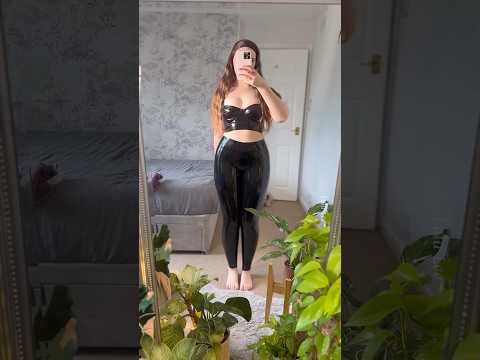 My favourite latex leggings!!🖤✨ (ishtar&brute) #fyp #latex #shiny #latexleggings #fashion #ootd