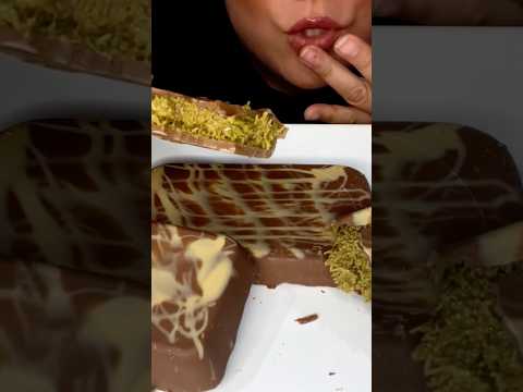 Trying Dubai Chocolate Kanafeh #asmr #dubaichocolate #chocolate #food