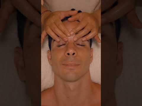 ASMR: Massaggio SPALLE COLLO TESTA e ORECCHIE Super Rilassante! #shorts