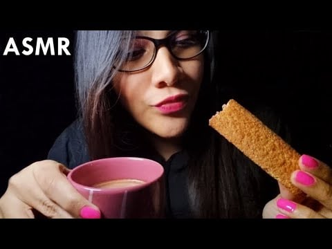 ASMR COMIENDO VAINILLAS CON CHOCOLATE CALIENTE | ASMR en Español
