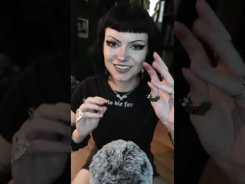 ASMR | Hand Movements & Dry Mouth Sounds ✊🏻