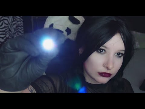 ASMR - Wandinha Addams fazendo exame dos seus nervos cranianos