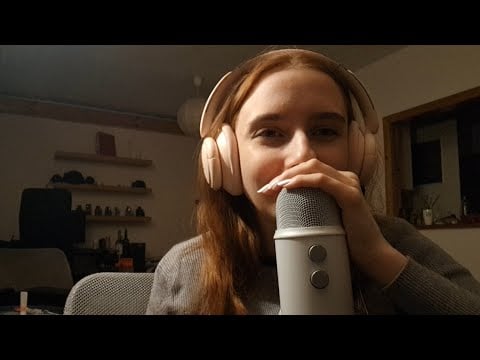 ASMR (-mas?) close up rambling with some mouth sounds 