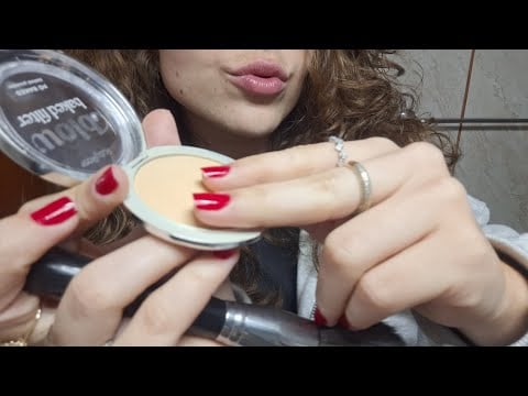 ASMR caseirinho| maquiando voce w/ tapping, sons de boca