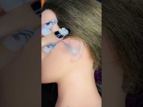 asmr EAR cleaning 👂🏻 #asmr #satisfying #visualtingle #relax #tingles #nails