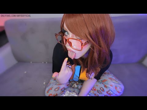 🍌 💜 sleepover with Velma be like ..