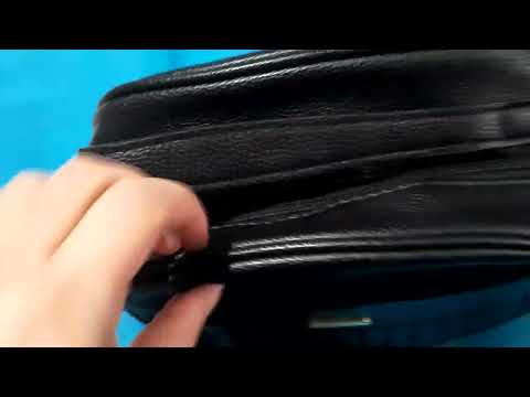 asmr caseiro - mostrando o que tem dentro da minha bolsa / sons aleatórios + sons de boca #asmr 